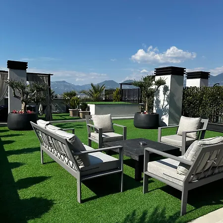 Sunscape Penthouse * ティラナ