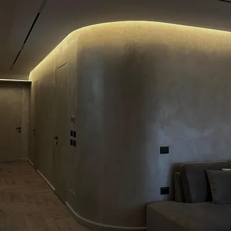 アパート Sunscape Penthouse ティラナ
