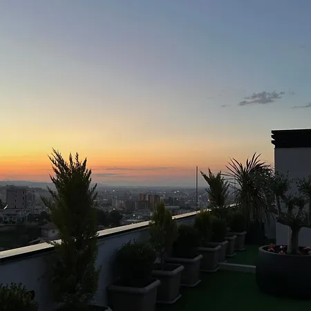 Sunscape Penthouse ティラナ