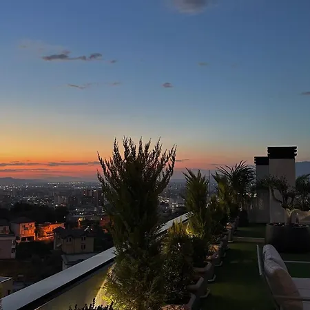 Sunscape Penthouse * ティラナ
